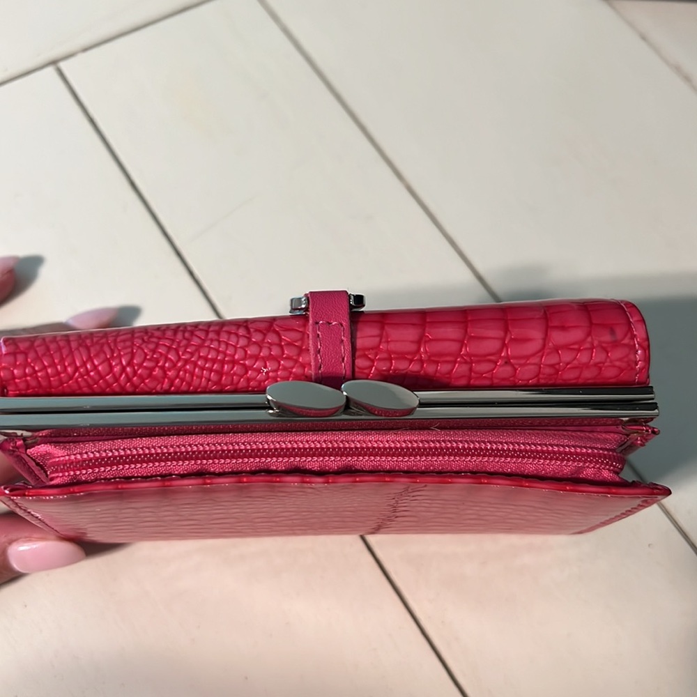 Pink Wallet - Picture 3 of 6